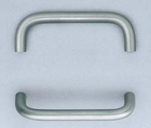Omnia 9537/102 4 Inch Center to Center Stainless Steel Pull