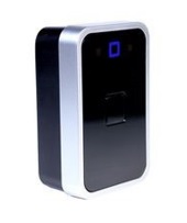 Dormakaba COMMSRKRNSC2 Keyscan Surface Mount Reader with Bluetooth Low Energy Enabled Mullion-style Reader